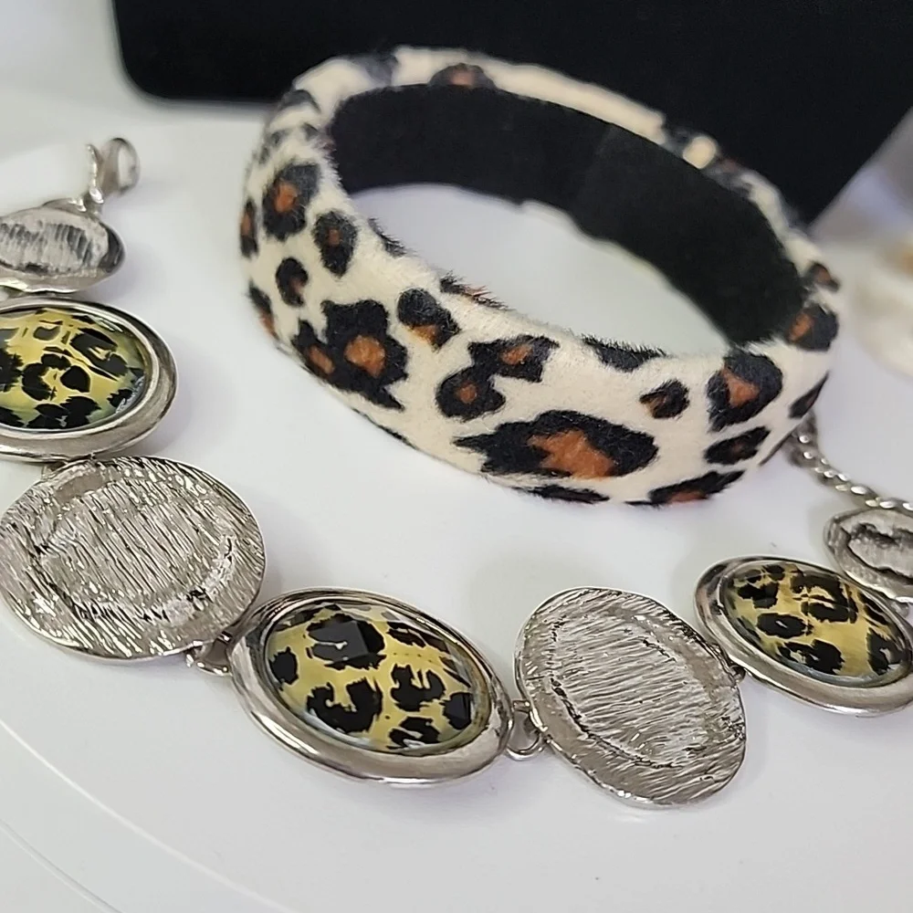 Animal Print Bracelet Set New